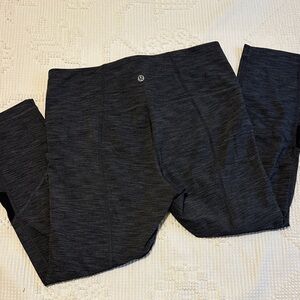 Lululemon grey cropped Leggings 8